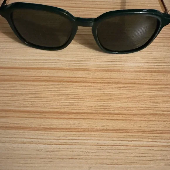 Bottega Veneta Green Sunglasses - New with box and  display picture 1